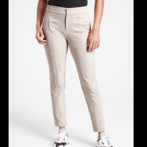 PERFECT CONDITION ATHLETA WANDER STASH SKINNY PANT